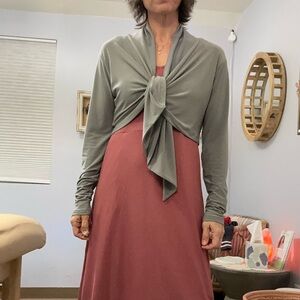 Simply a Canadian company tie wrap crop cardigan grey size 10
